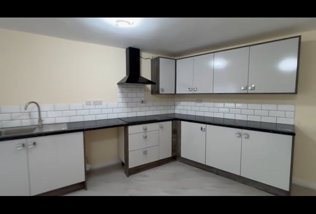 2 Double Bedroom  Spacious Apartment Available Now Main Photo