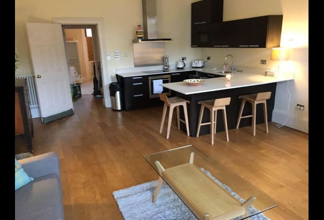 Beautiful One Bedroom Apartment Edinburgh  Main Photo