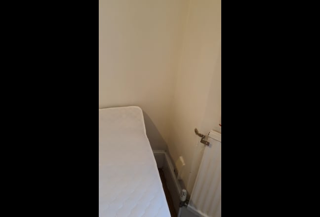 One double room to let Main Photo