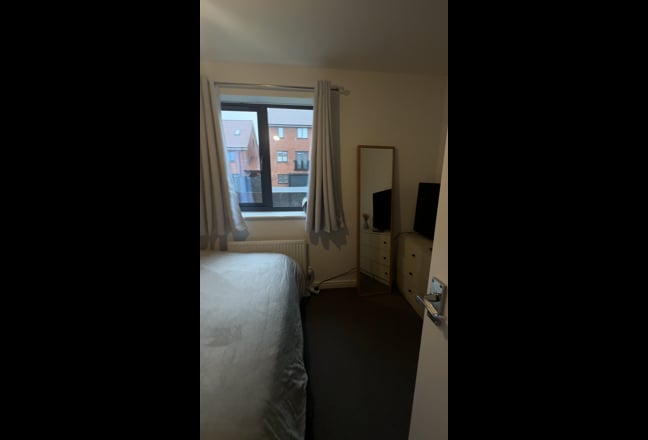  Modern  double  room  -  female  preferred Main Photo