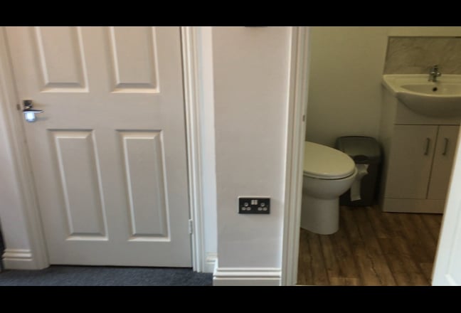 New High End Ensuite Doubles in the City Main Photo