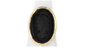 C. 1960 Vintage Onyx Intaglio Ring in 14kt Yellow Gold