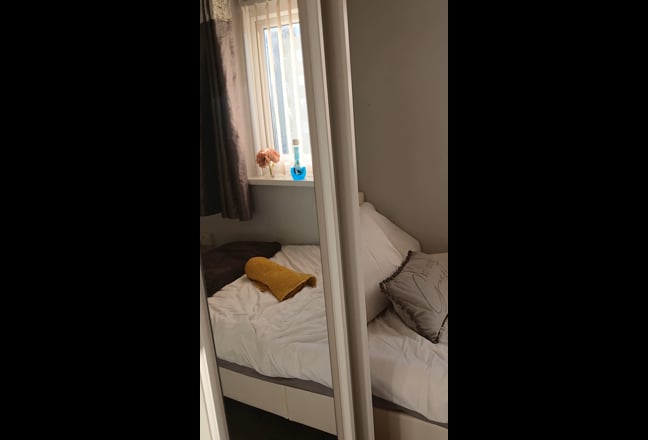 Cosy furnished single room, house shared  Main Photo