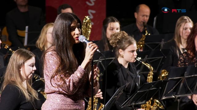 von-abba-bis-michael-jackson-konzert-des-musikum-kuchl-mit-saengerin-monika-ballwein