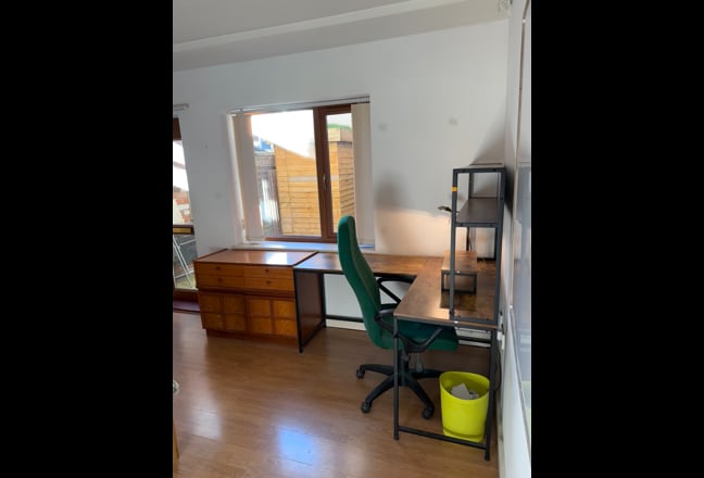  Private access to double bedroom in city centre Main Photo