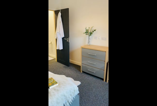 🏠 Furnished Double En-suite – Central 🏠 Main Photo