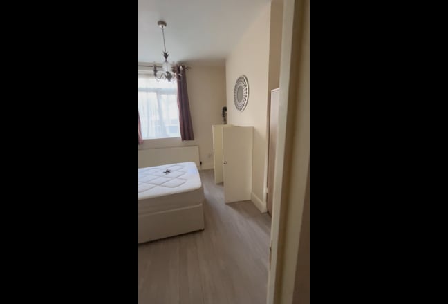 🤩Large Double Bed Room for only £700pm 😮💰 🍀☘ï Main Photo