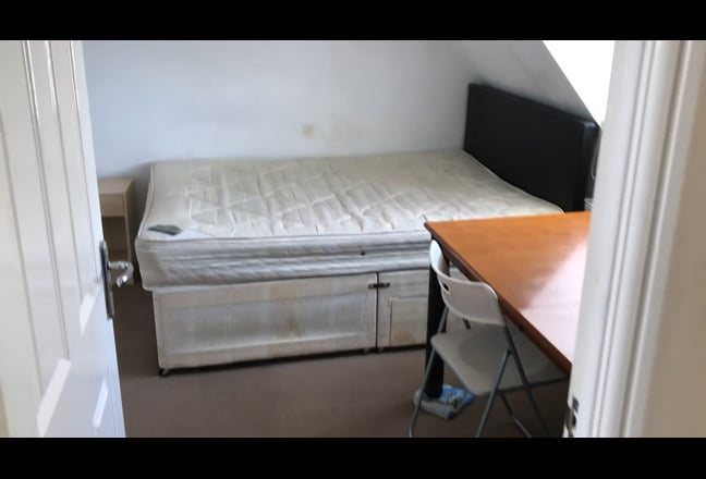 Double bedroom from 24th May 25 near NNUH & UNI  Main Photo