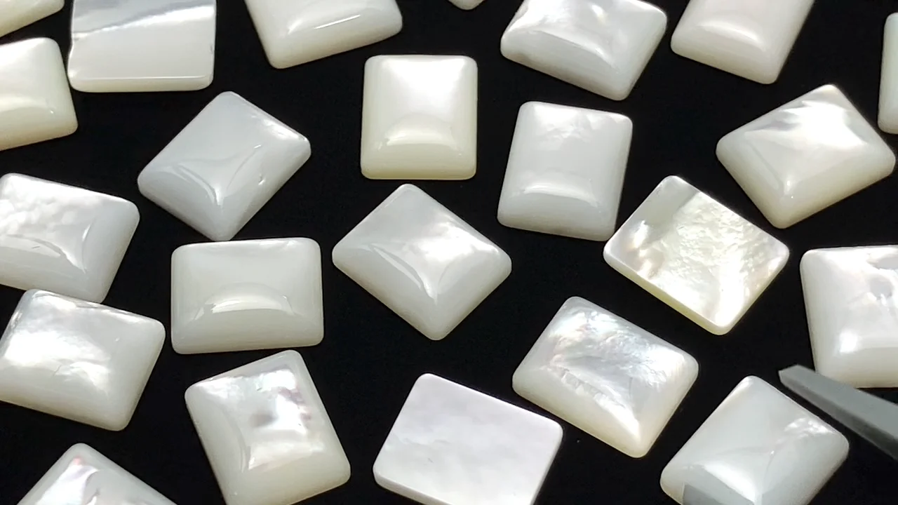 高品質ホワイトシェル(白蝶貝) レクタングル カボション×8mm 4個