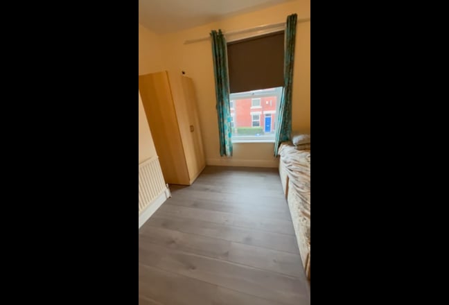 Bills incl En-suite double bedroom ecclesall road. Main Photo