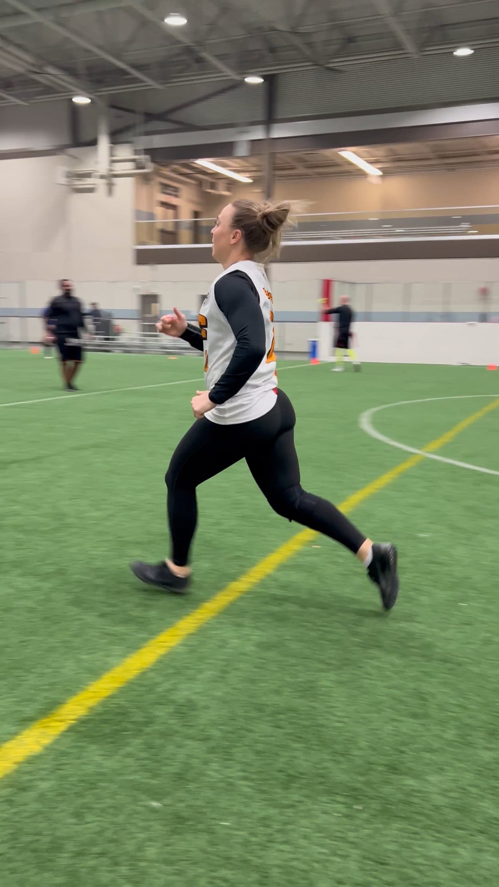 Watch stevi schnoor's 10 Yard Dash: 2 seconds
