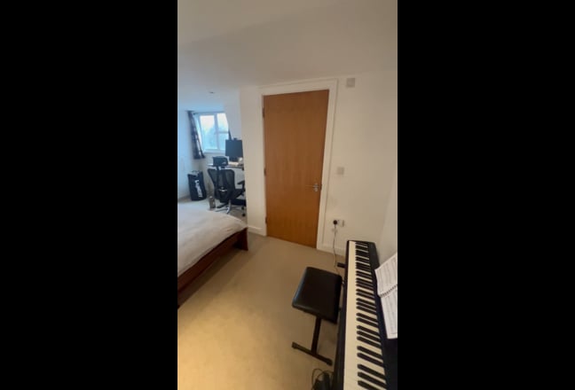 Large double ensuite next to Wembley Park Main Photo