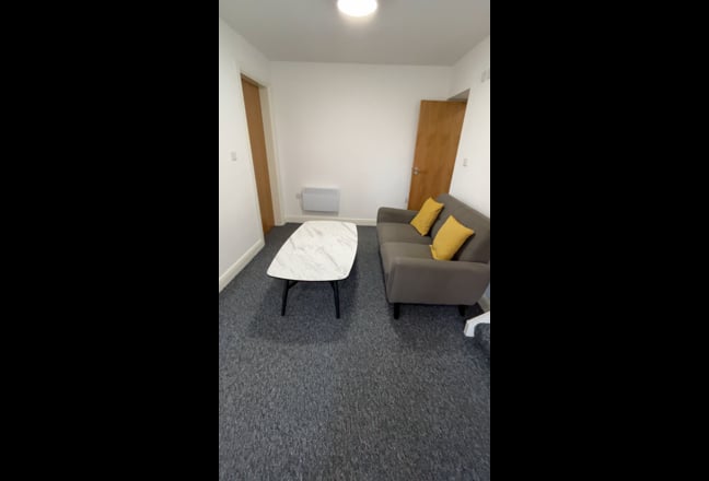 Flat 3, The Square, Retford - Parking available Main Photo