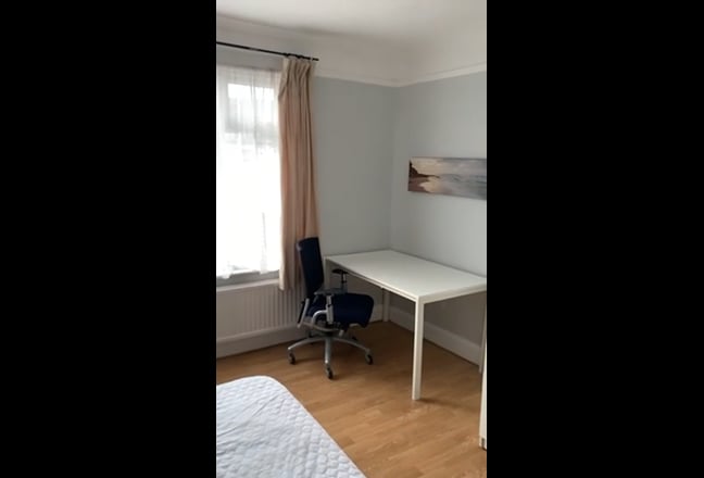 Room 4 large double nr town centre  Main Photo