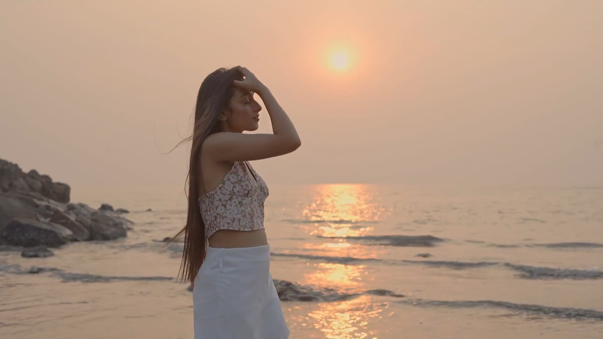 Model cinematic beach reel