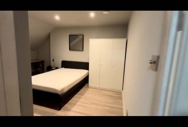 Brand New En-Suite Rooms in Mossley Main Photo