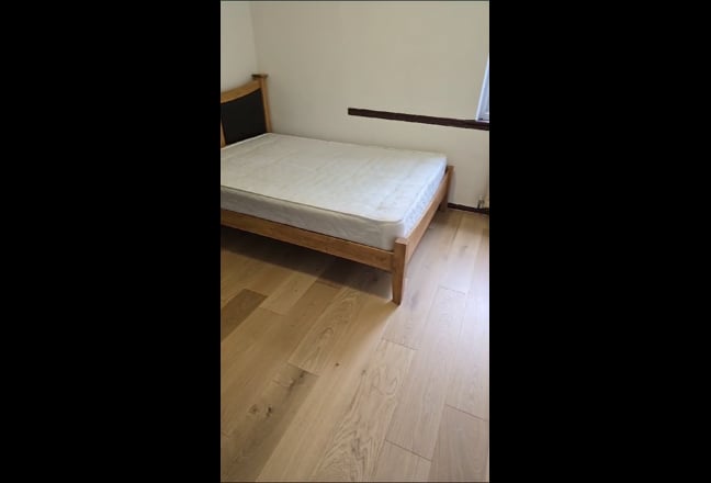 Cosy Large Double Bedroom in a Two Bedroom House Main Photo
