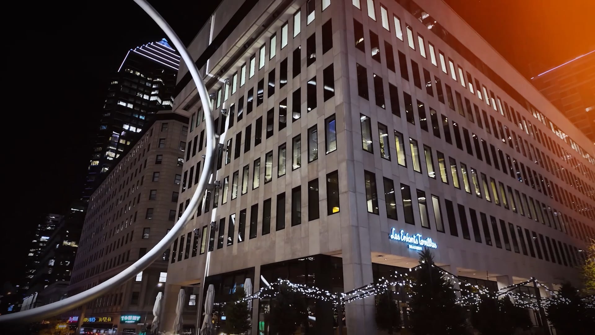Le party de Noël des Enfants Terribles à la Place Ville-Marie