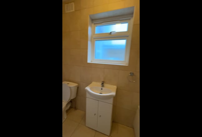 Large 1 Bedroom in Haringey. Newly Redecorated.   Main Photo