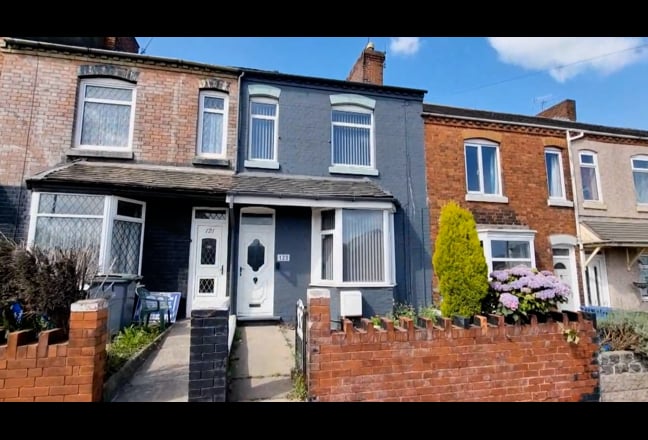 5 bed/4 Bath great property close to Hanley & Uni Main Photo