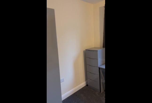 ** Professional house share, Halifax ** Main Photo