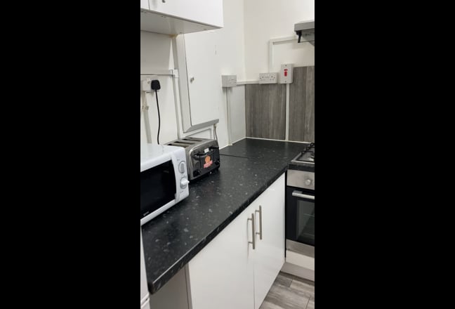 Spacious double rooms available in Vauxhall/Oval! Main Photo