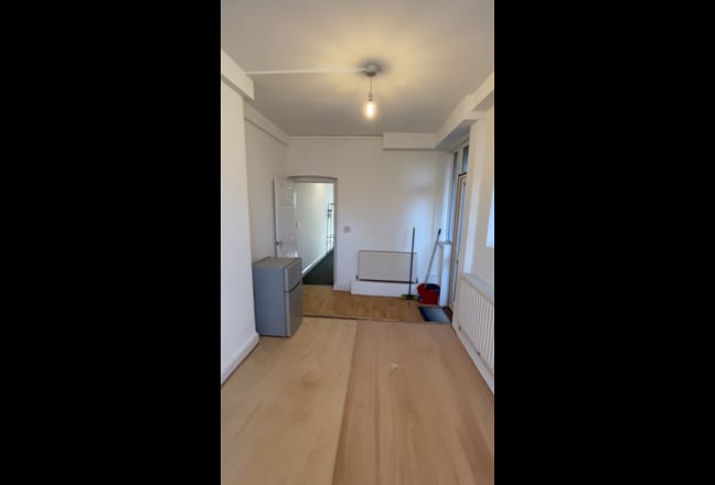 Large One Bed Flat Enfield Town  Main Photo