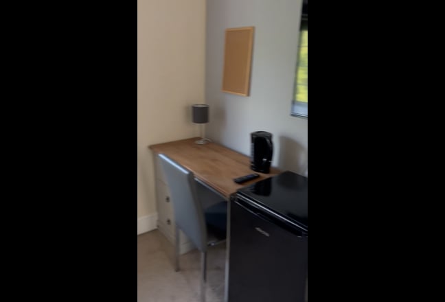 1 spacious double room available in B13  Main Photo