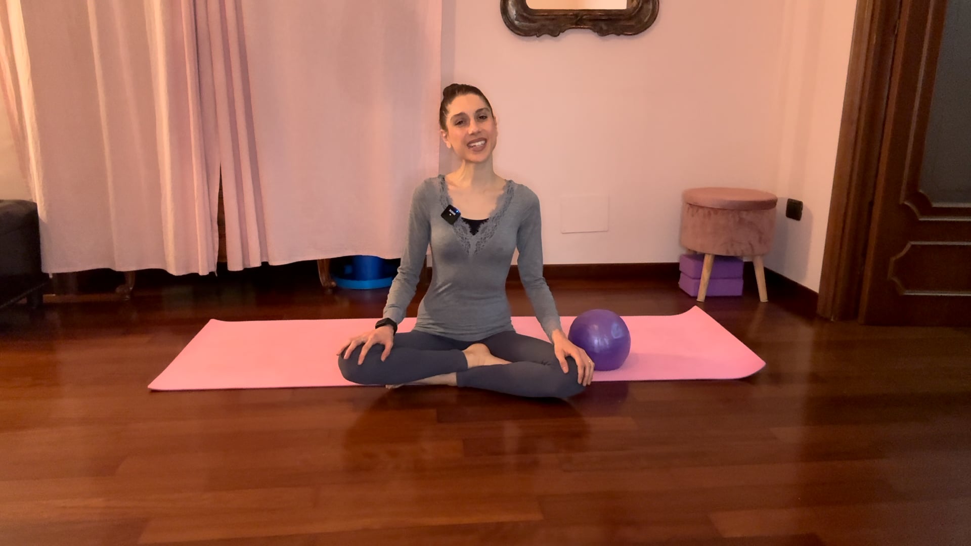 12 MIN – ABS Sculpting – with the ball