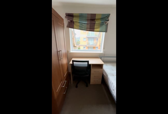 Single Room in Friendly 3-Person Flat Share Main Photo