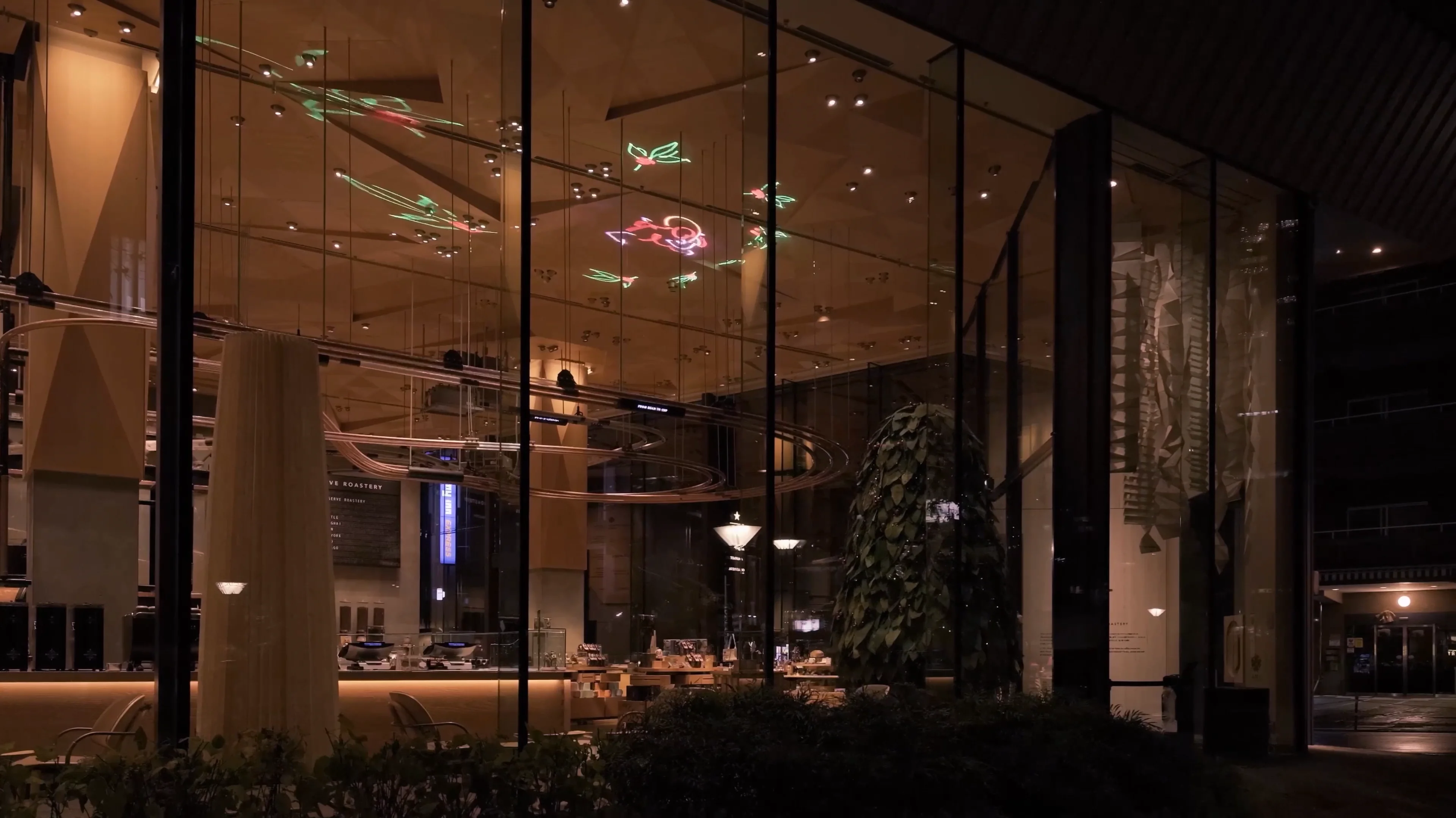 STARBUCKS RESERVE® ROASTERY TOKYO Holiday Installation 2024 STARBUCKS RESERVE® ROASTERY TOKYO Holiday Installation 2024