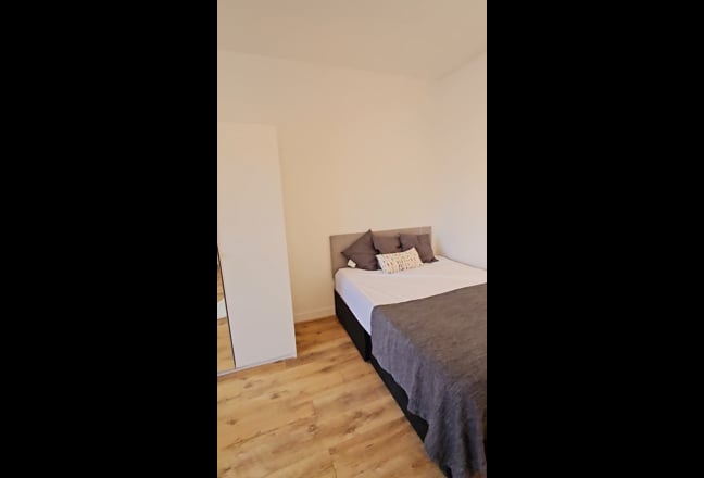 ☀️Modern Room with private bathroom Willesden☀️ Main Photo