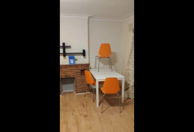 Refurbished Studio Available To Rent Main Photo