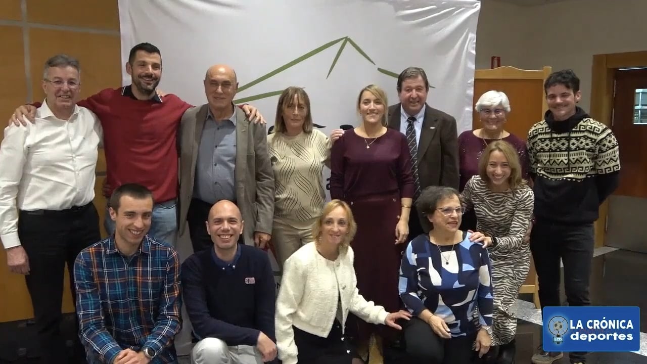 CENA DE MONTAÑEROS DE ARAGÓN EN BARBASTRO, QUE PONE FIN A LAS JORNADAS MONTAÑERAS DE 2024 Despedida de José Masgrau después de 32 años como Presidente y varios miembros de la Junta. El relevo se ratificará en la Asamblea del 19 Dic.