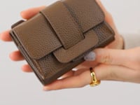 SLOBE IENA別注　tov/ドーヴ　ミニ財布 ブラウン　新品未使用 追加4予約》tov/トーヴ SLOBE別注 ミニウォレット（財布・コイン