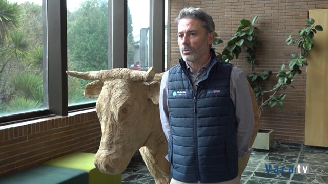 Jorge Eseverri (vocal de Calidad de Leche de Anembe) presenta el programa