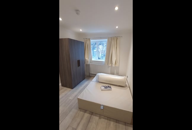 New Ensuite Double Rooms Near Plaistow Station Main Photo