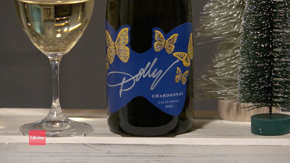 Holiday Sipping & Gifting: Perfect Wines for the Season