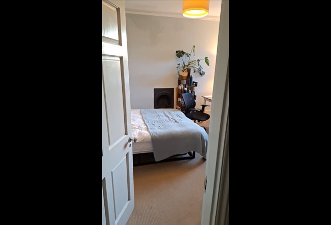 Double Room available in London Dec- Feb Main Photo