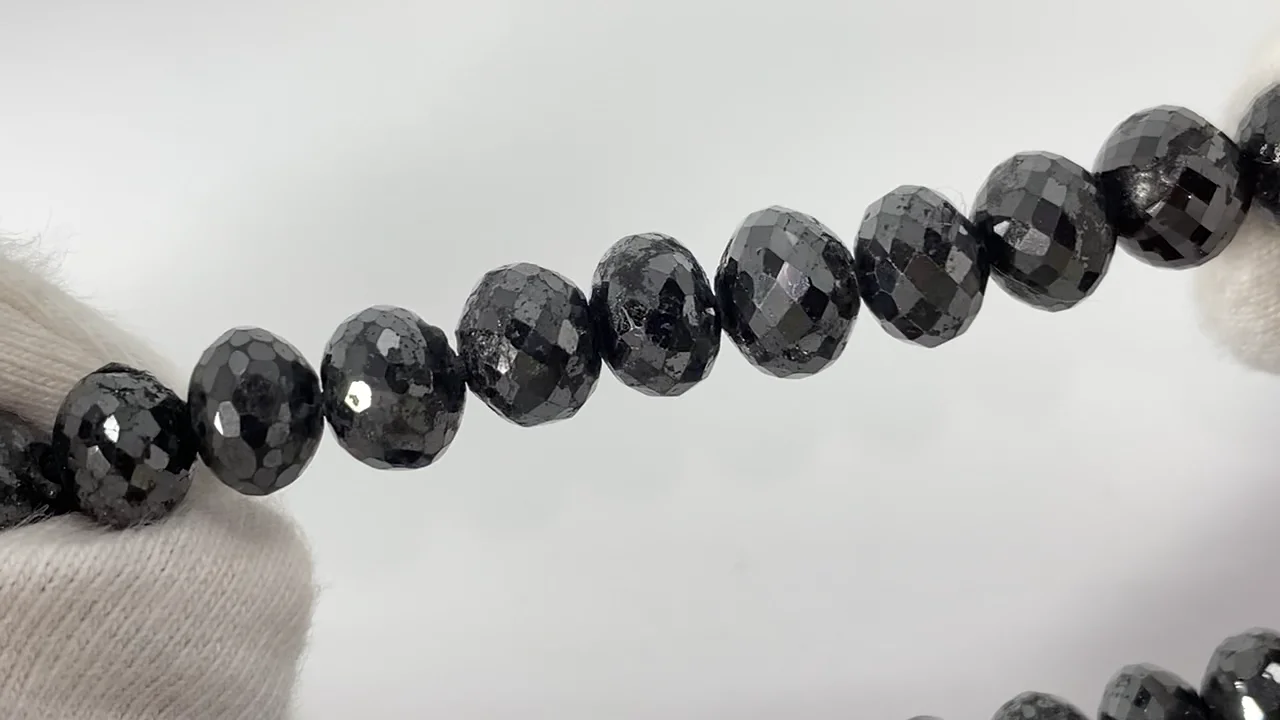 動画】【1点もの】【1mm穴】ブラックダイヤモンド ボタンカット 1連