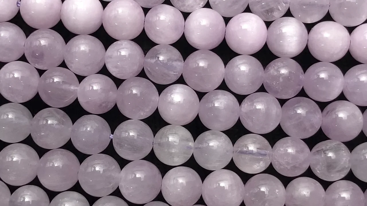 クンツァイト（産地・ナイジェリア） ラウンド6mm 半連/1連｜天然石