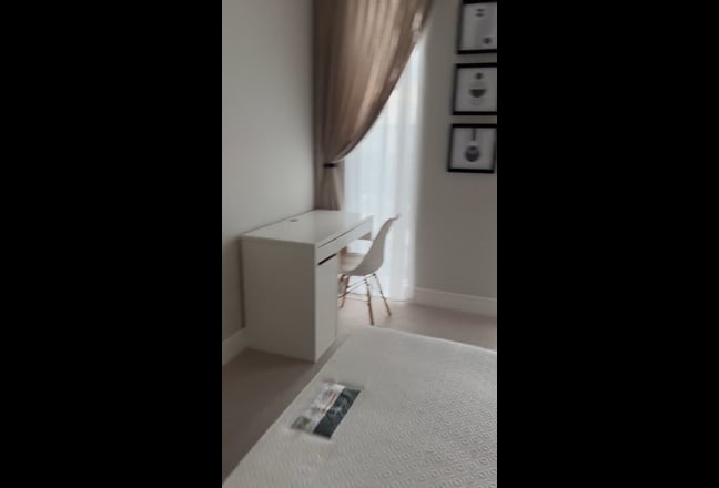 Spacious Double Room with Private Main Bathroom Main Photo