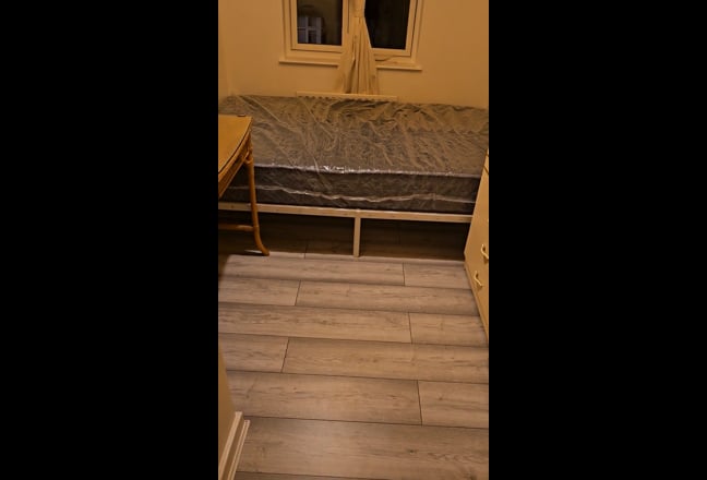 Video 1: New small bed freshly decorated with new laminate flooring. Use of own toilet and shared bathroom.