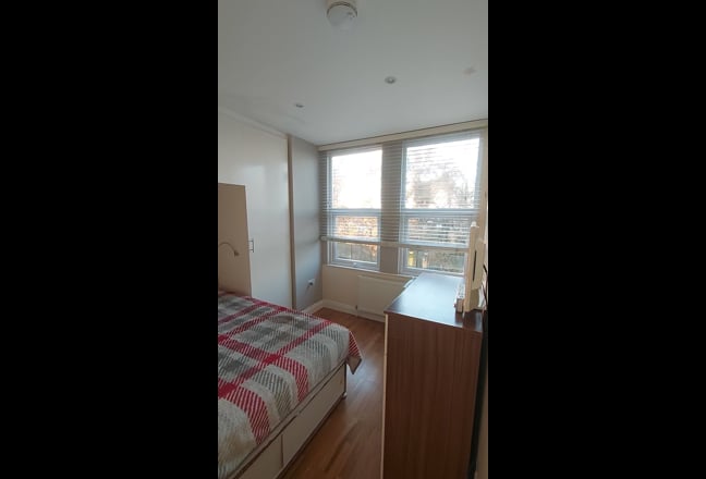 Modern,clean Double Room in Hendon.Algernon Rd. Main Photo