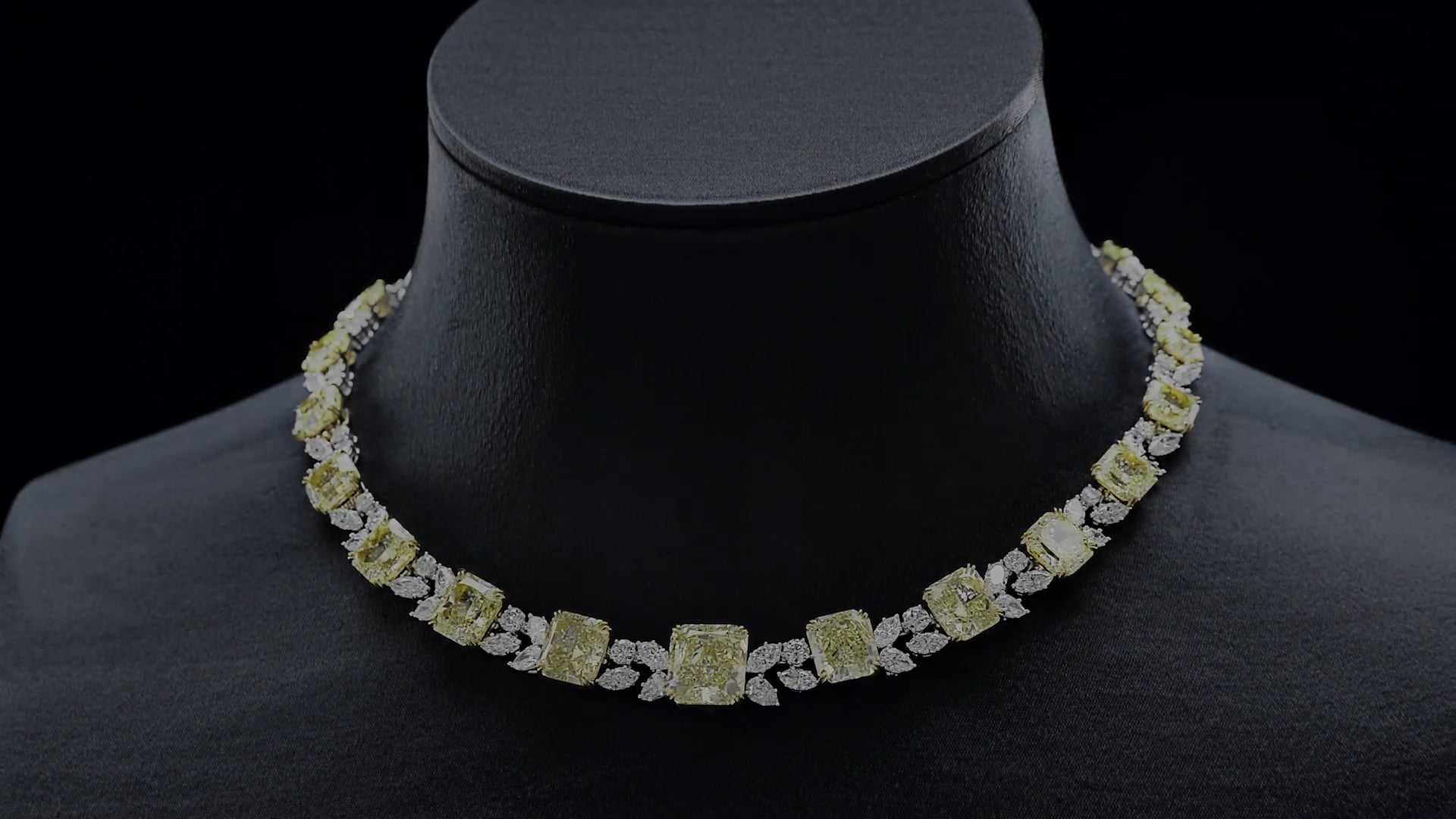 HW30_Yellow-Necklace_v11-URL