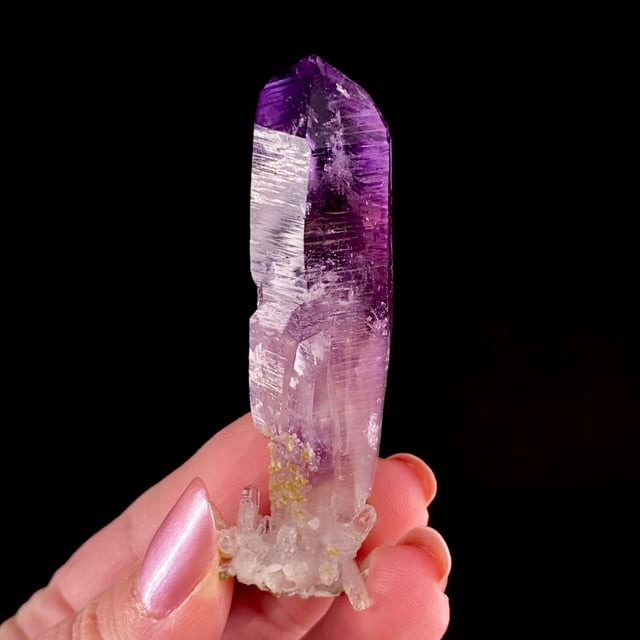 Quartz var: Amethyst (scepter)