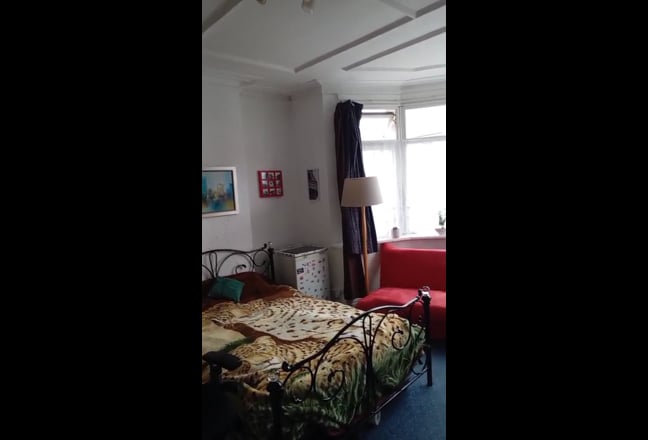 Large Double Room with Own Bathroom Main Photo