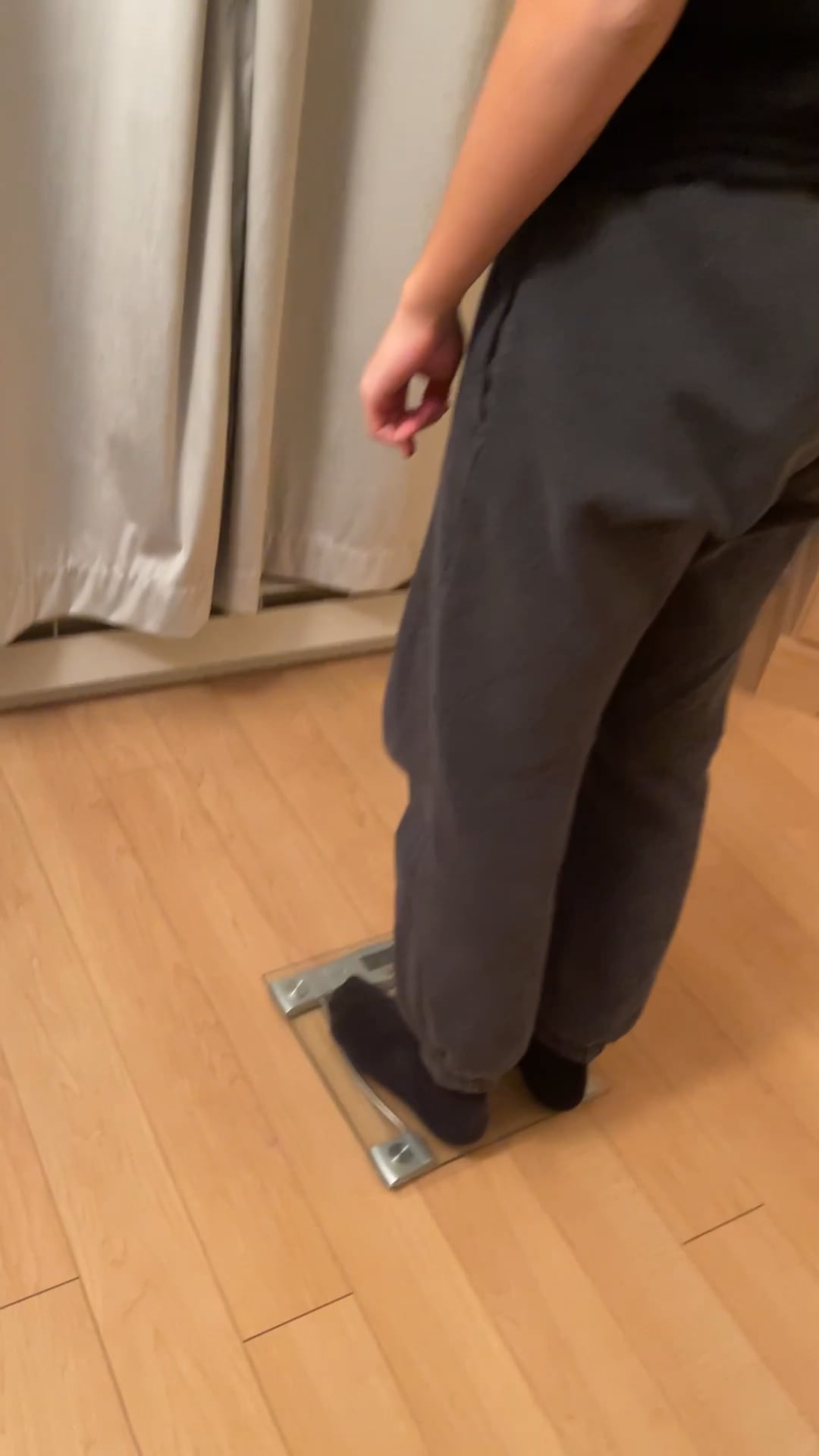 Watch annfrédérique tisseur's Weight: 127.8 pounds