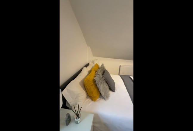 Video 1: Lovely quiet, modern top floor room