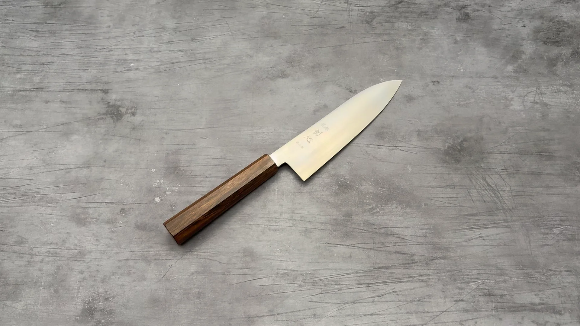 Hatsukokoro Hayabusa Silver 3 Santoku – Cutting Edge Knives